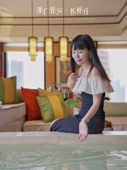 第一次拜访澳门银河综合度假城,果然名如其城。一楼的钻石广场,-美图社区-美图秀秀