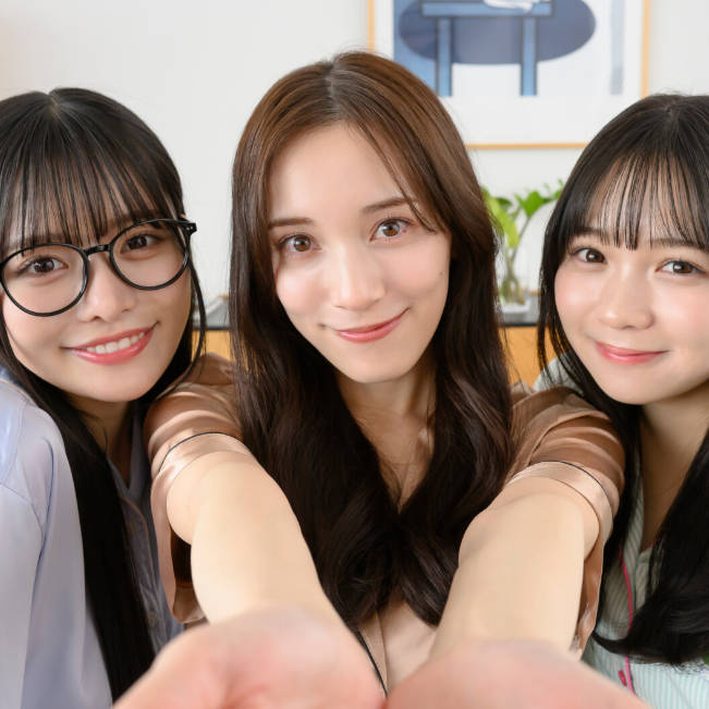 《HamKoi 转生为仓鼠的我与三姐妹的甜蜜生活》影